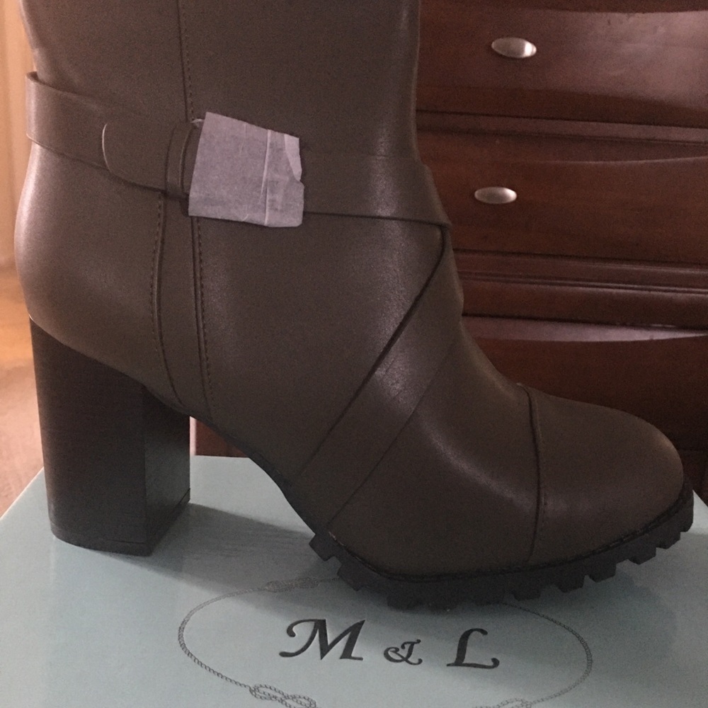 M & T Army Green Lug Sole Booties NWOT!!🔥🔥